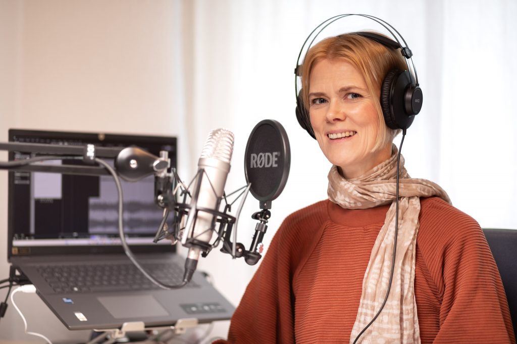 Portrait Sprecherin Elodie Gold by Tina Peißker